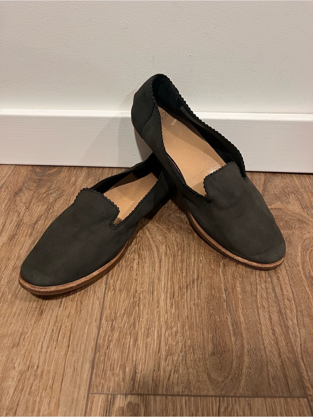 UGG Vista Black Leather Ballet Slip On Flats